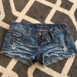 Amethyst distressed jean short - 7